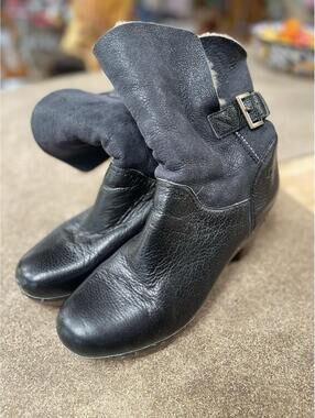 UGG Amoret Black Fold Over Boots Womens 10 Leather Clog Shearling Black